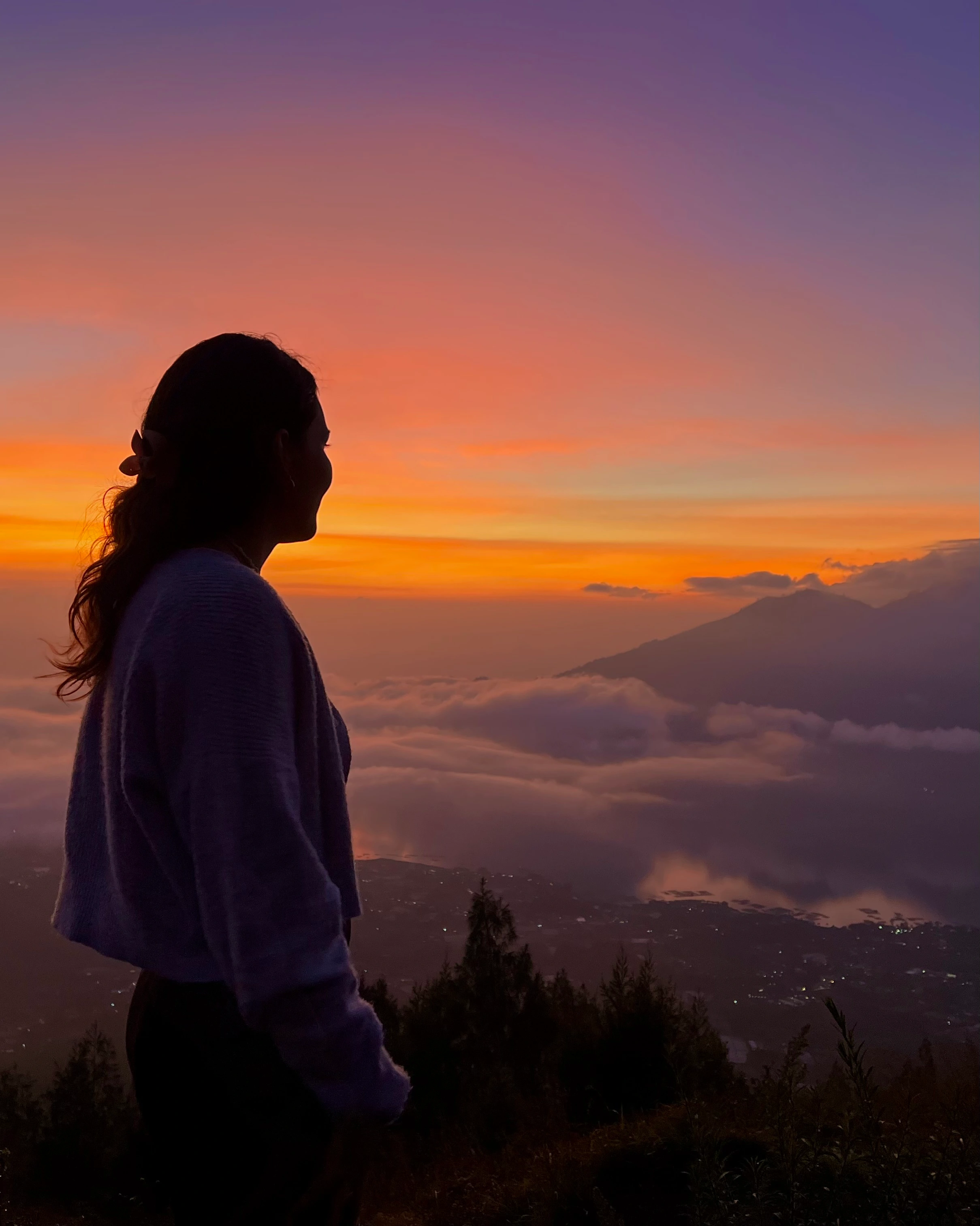 Enora au coucher de soleil, mont Batur Bali
