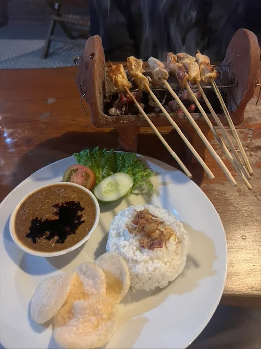 Spécialités indonésiennes à Ubud, Bali